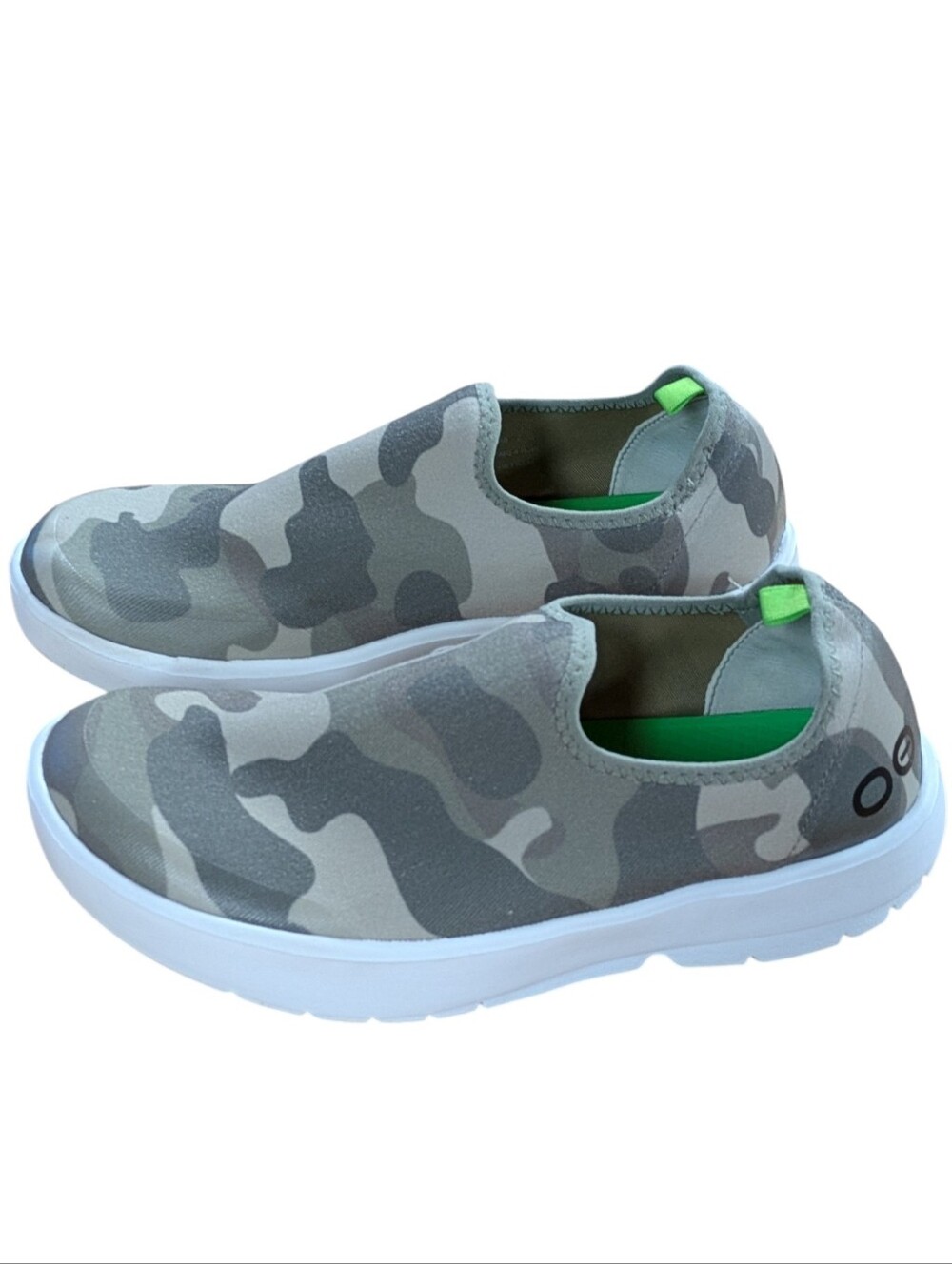 OOFOS OOmg EeZee Low Shoe Green Camo Womens Size 9